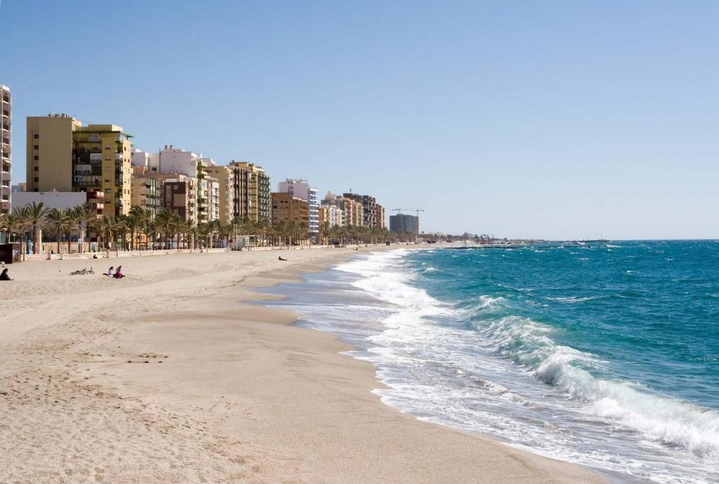Apartamentos 16:9 Playa Suites อัลเมรีอา ภายนอก รูปภาพ