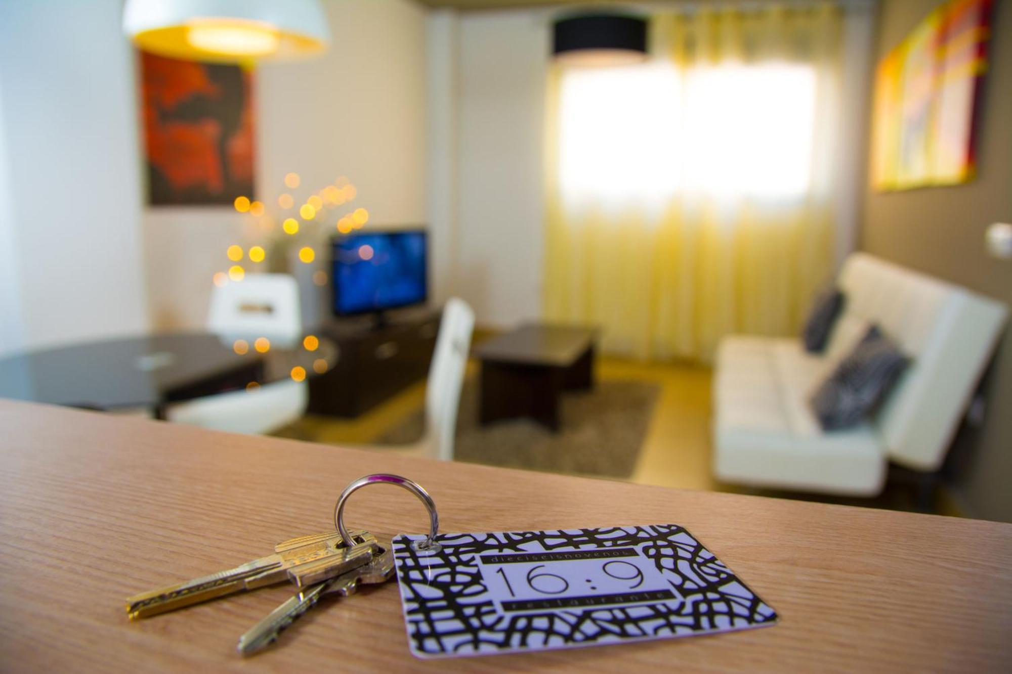 Apartamentos 16:9 Playa Suites อัลเมรีอา ภายนอก รูปภาพ